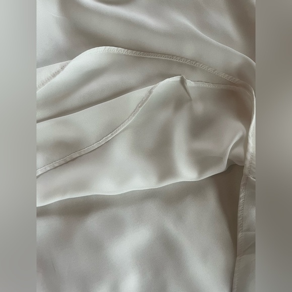 White House Black Market Bell Sleeve Flowy Rich White Blouse Women’s Size 8 - Picture 11 of 16